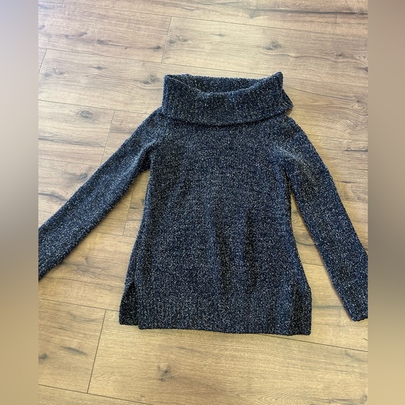 WHITE HOUSE BLACK MARKET KNITTED SCOOPED NECK SWEATER IN BLACK AND SILVER IN XS - Picture 7 of 9